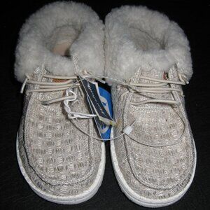 Hey dude Wendy Fold (Fold up or down) Youth/Big Kids stitch cozy Tan US13, NWT